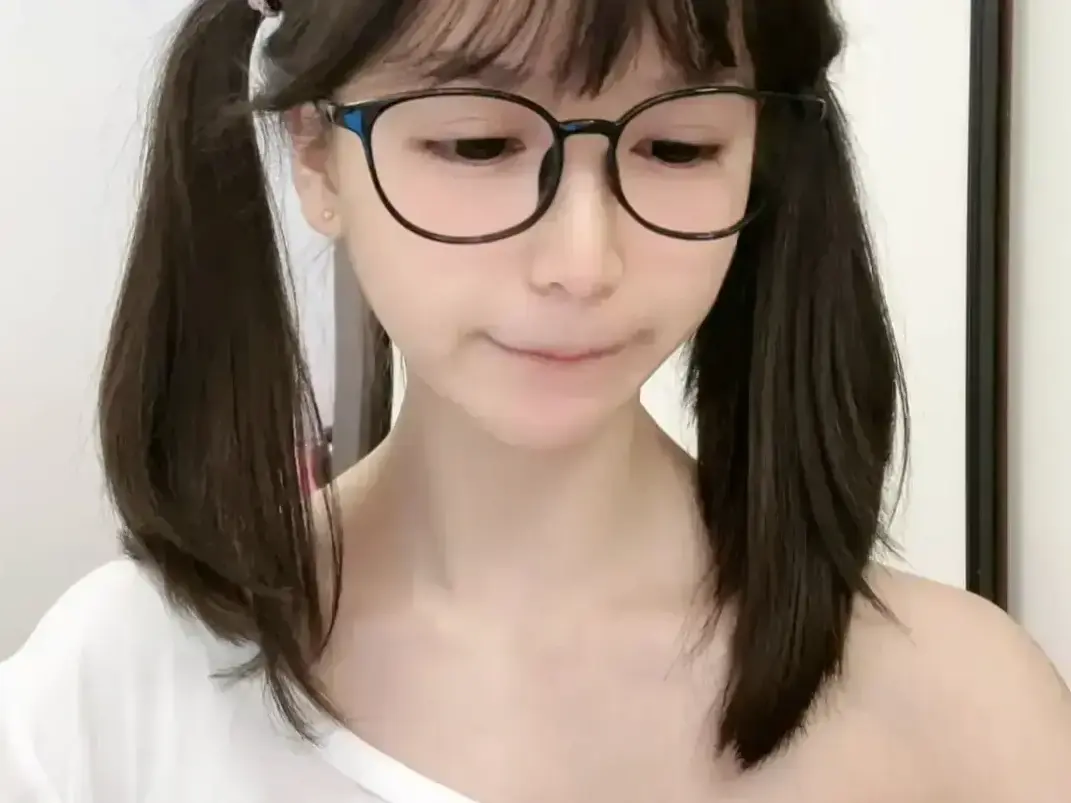 《萌小栖》天才交易员咯咯哒vlog原视频无删减全集-免费畅播完整版-萌小栖极速获取高清资源-沉浸感拉满值得二刷细品