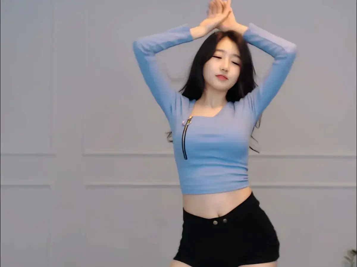 OnlyFans每日大赛徐雅终极剪辑_在线抢先看抖音爆款_8月加长版高能瞬间_动漫免费观看