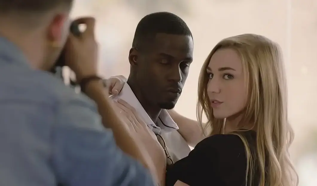 《Kendra Sunderland》相关资源图片